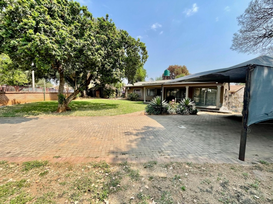 3 Bedroom Property for Sale in Oos Einde North West